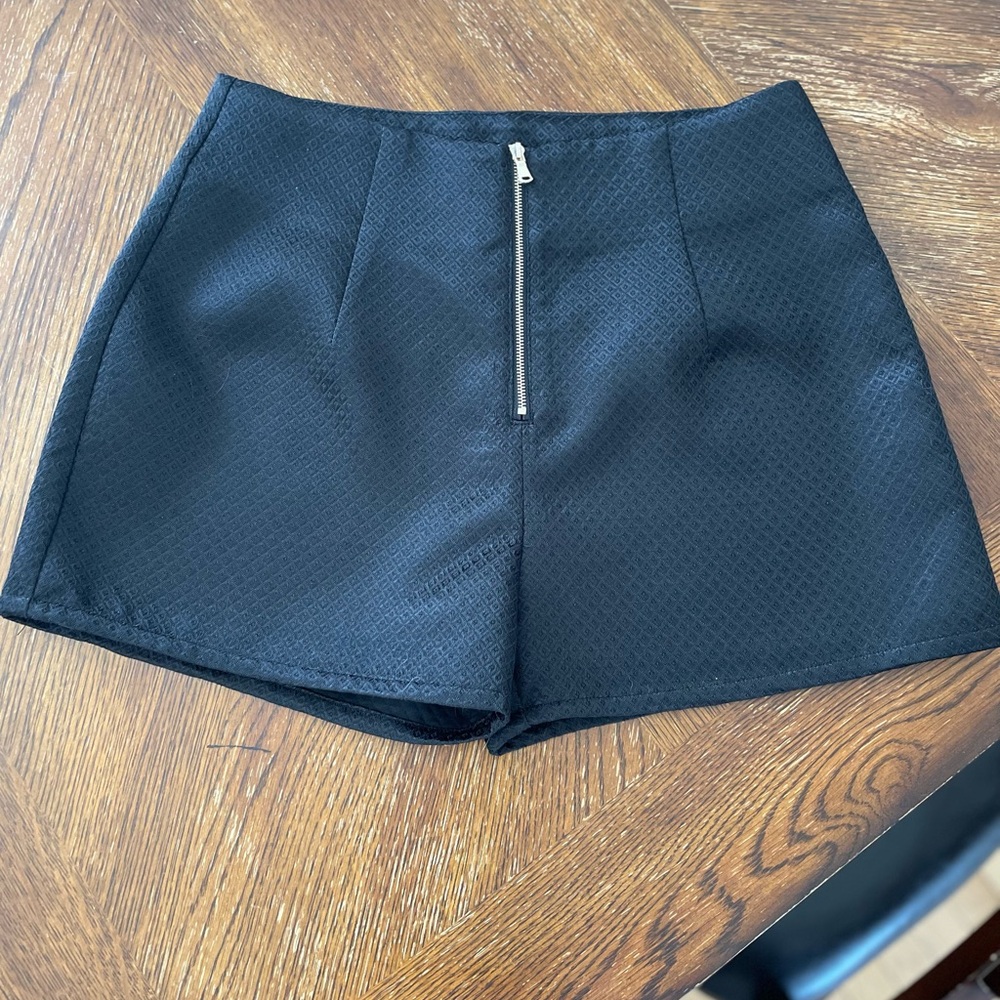 C’est Moi women’s dressy Black Shorts